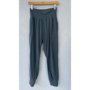 Athleta Salutation Jogger in Powervita XS